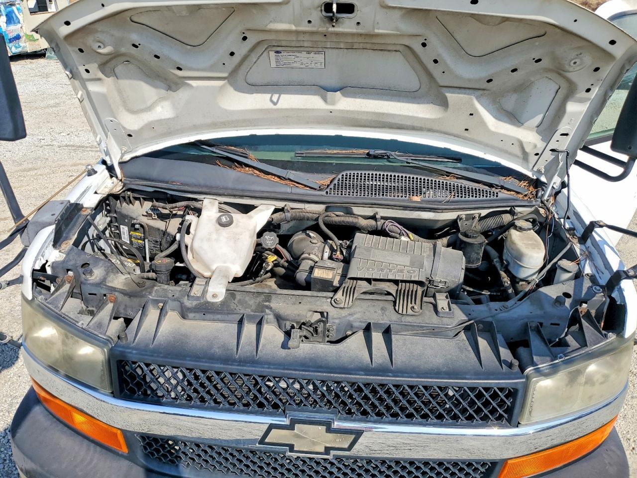 2011 Chevrolet Express G3500 Shuttle Bus