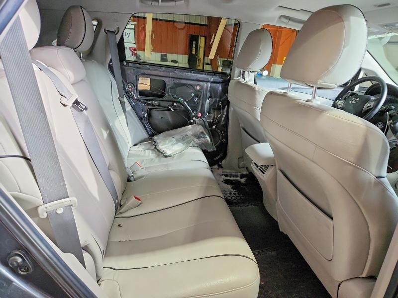 2012 Toyota Venza le