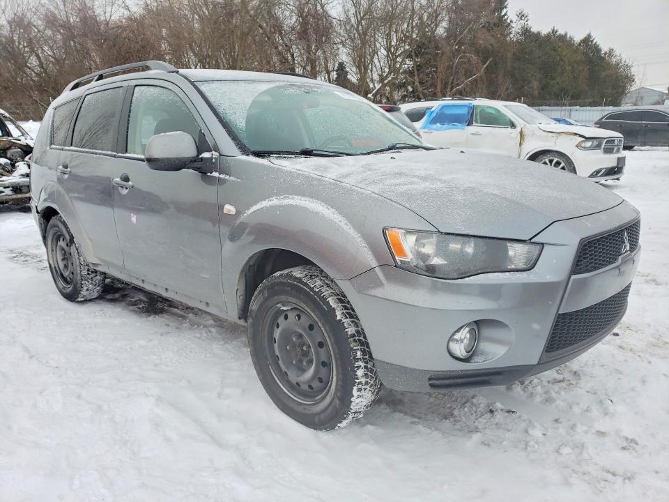 2013 Mitsubishi Outlander es
