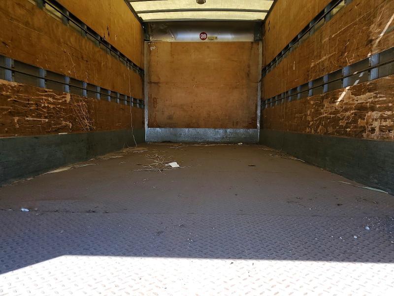 2014 Isuzu NRR BOX Truck