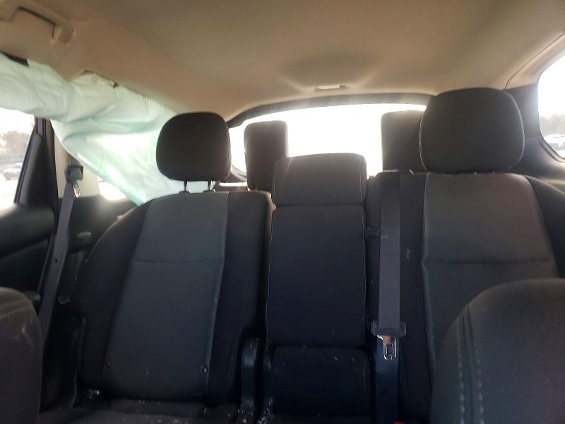 2020 Nissan Pathfinder s