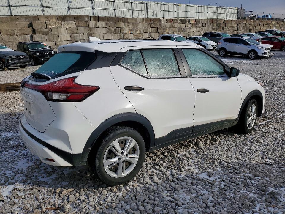 2023 Nissan Kicks s