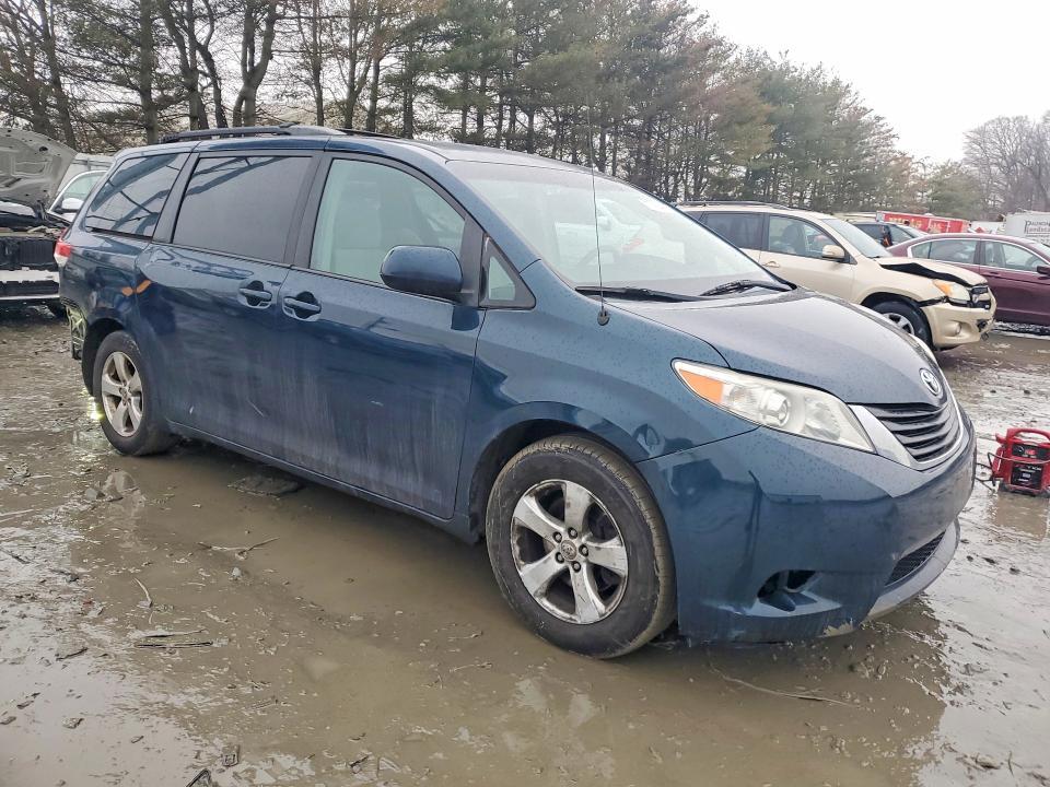 2012 Toyota Sienna le