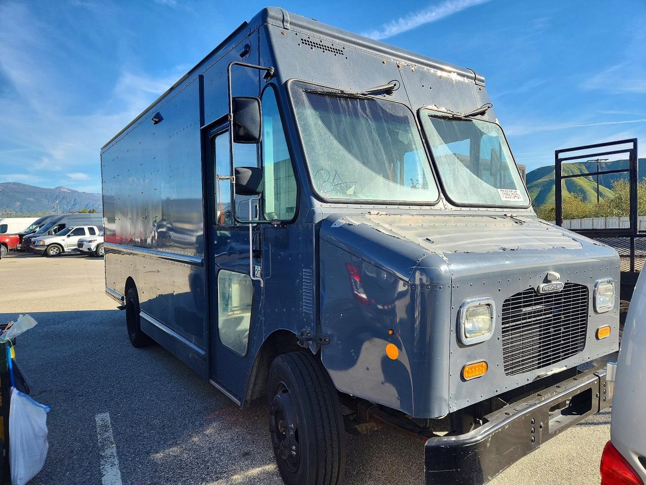 2020 Freightliner MT45G Chassis Delivery Truck