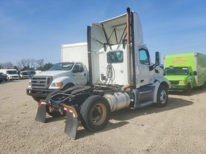 2017 Peterbilt 579-Semi Truck
