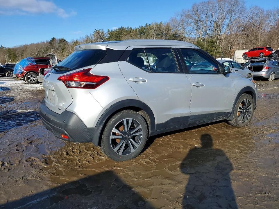2020 Nissan Kicks sv