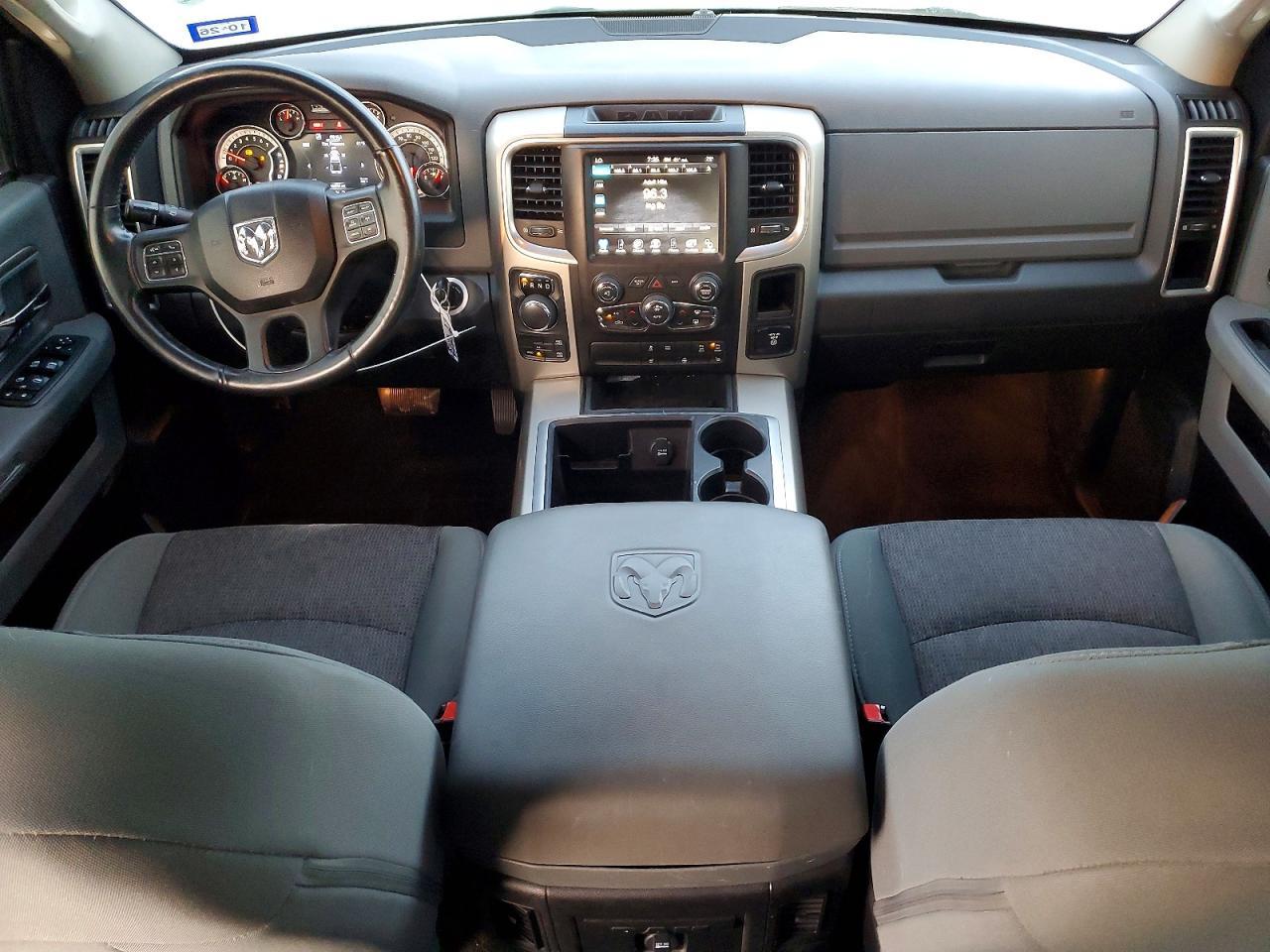 2015 Dodge RAM 1500 SLT