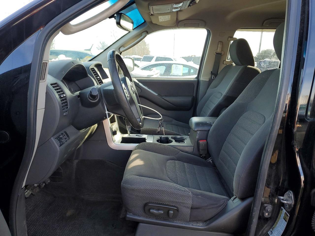 2012 Nissan Pathfinder s