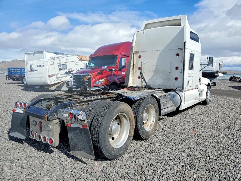 2015 Kenworth T660 Semi Truck