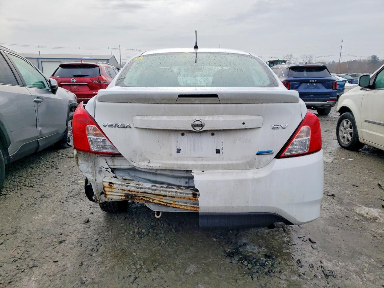 2015 Niss Versa