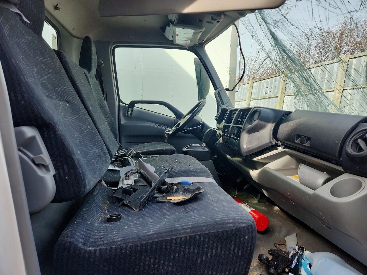 2019 Hino 155 BOX Truck