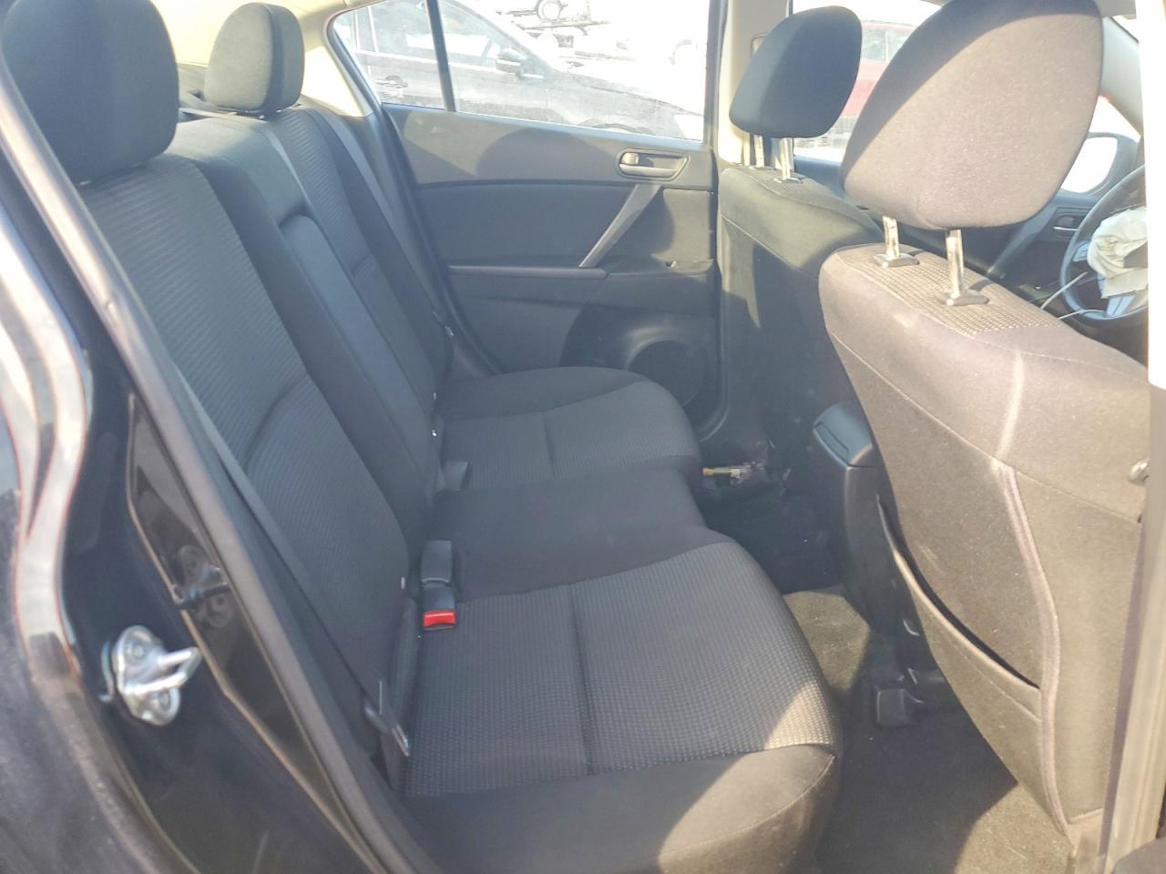 2013 Mazda 3 I