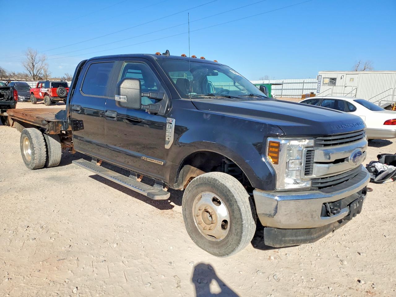 2019 Ford F350 Super Duty Flatbed Truck