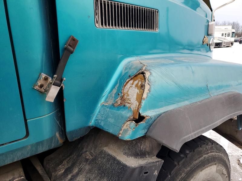 1996 Mack CL700 Dump Truck