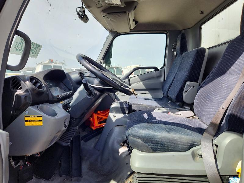 2016 Hino 195 BOX Truck