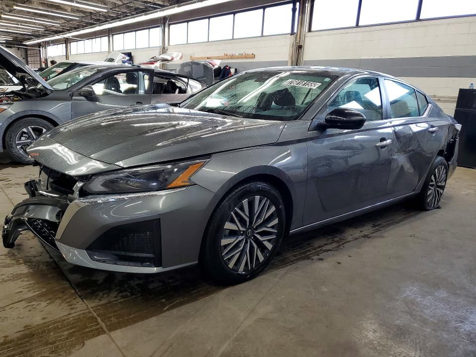 2024 Nissan Altima sv