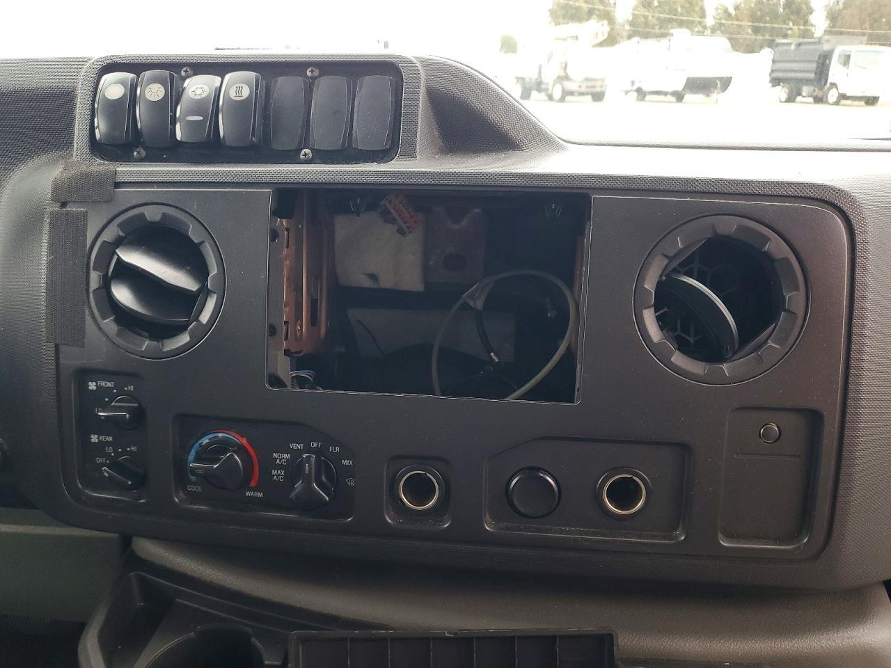 2017 Ford Econoline-Bus