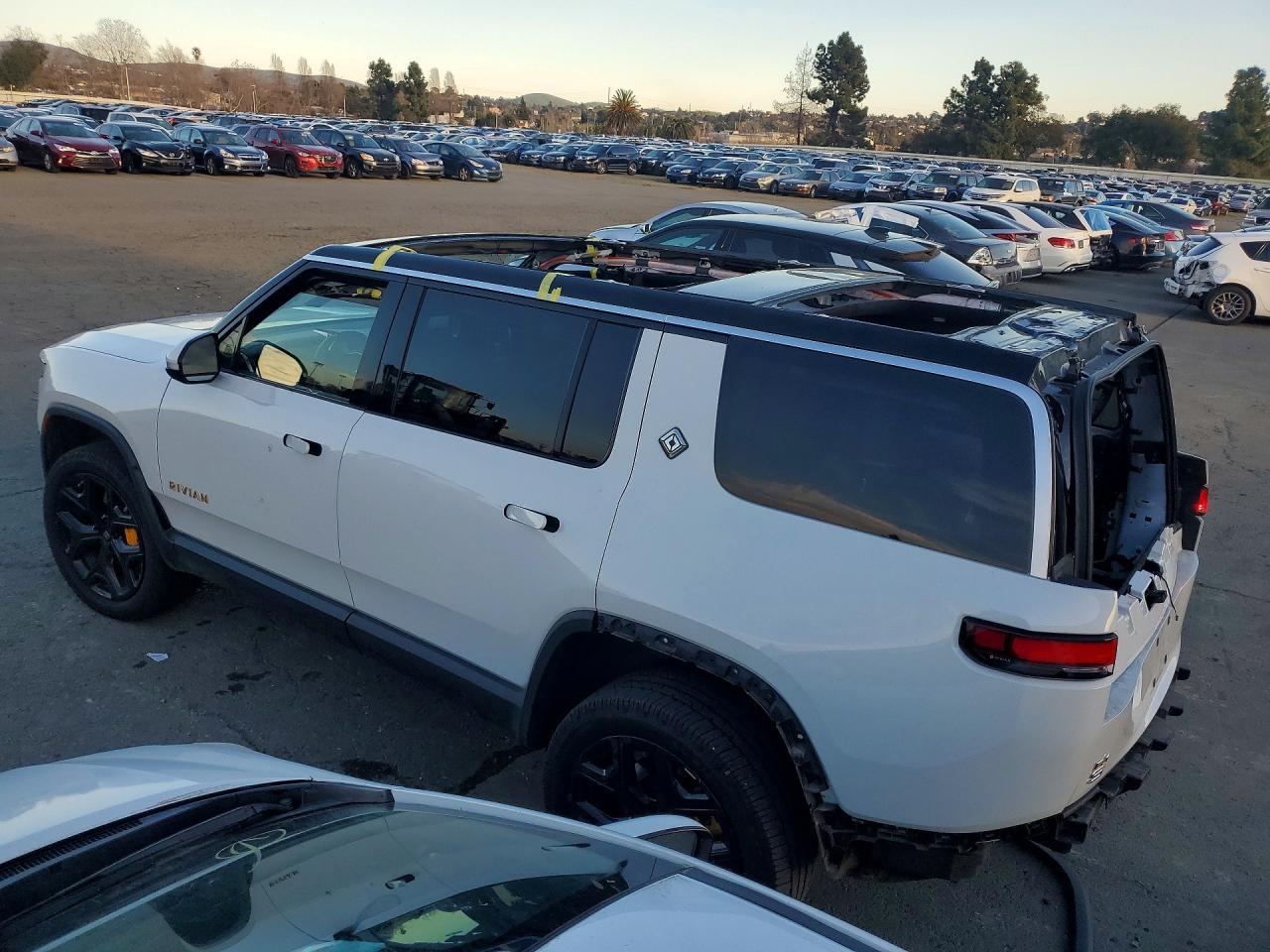 2023 Rivian R1S Launch Edition