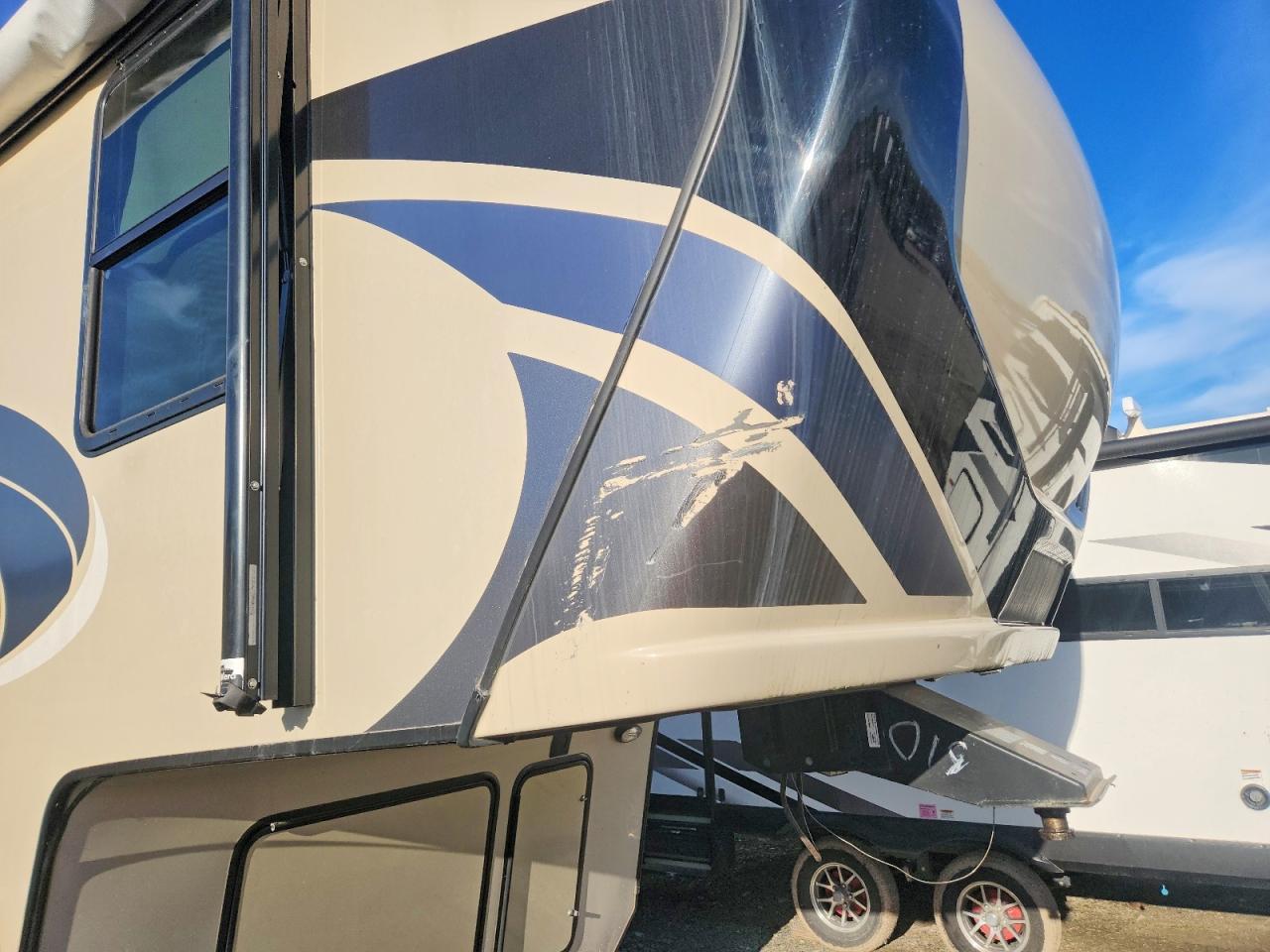 2019 Keystone Montana Camper