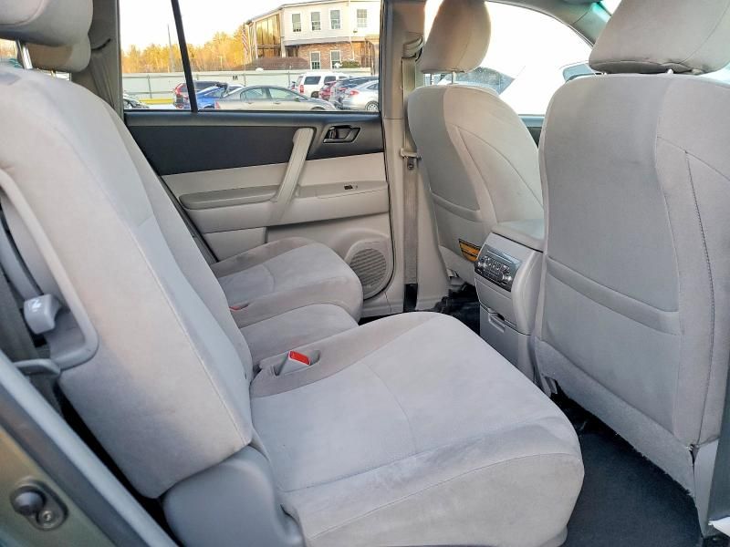 2013 Toyota Highlander Base