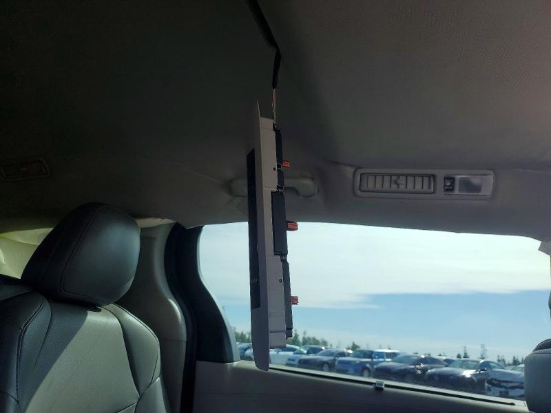 2022 Toyota Sienna xle 8-passenger