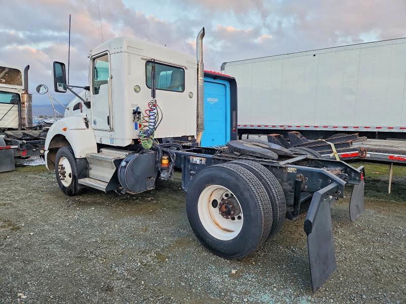 2015 Kenworth T400 Semi Truck