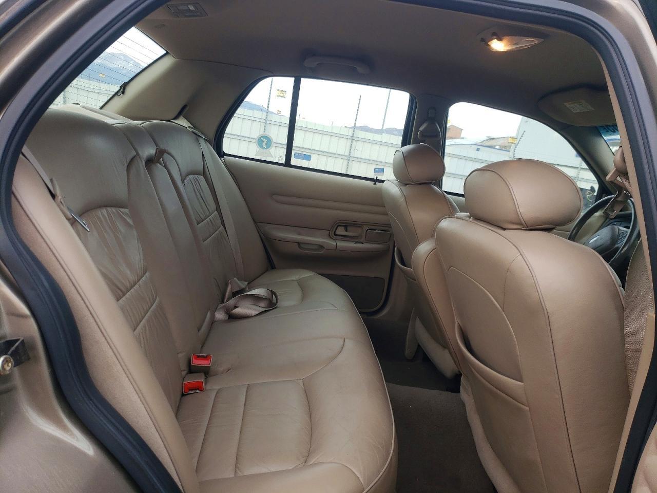 2002 Ford Crown Victoria lx