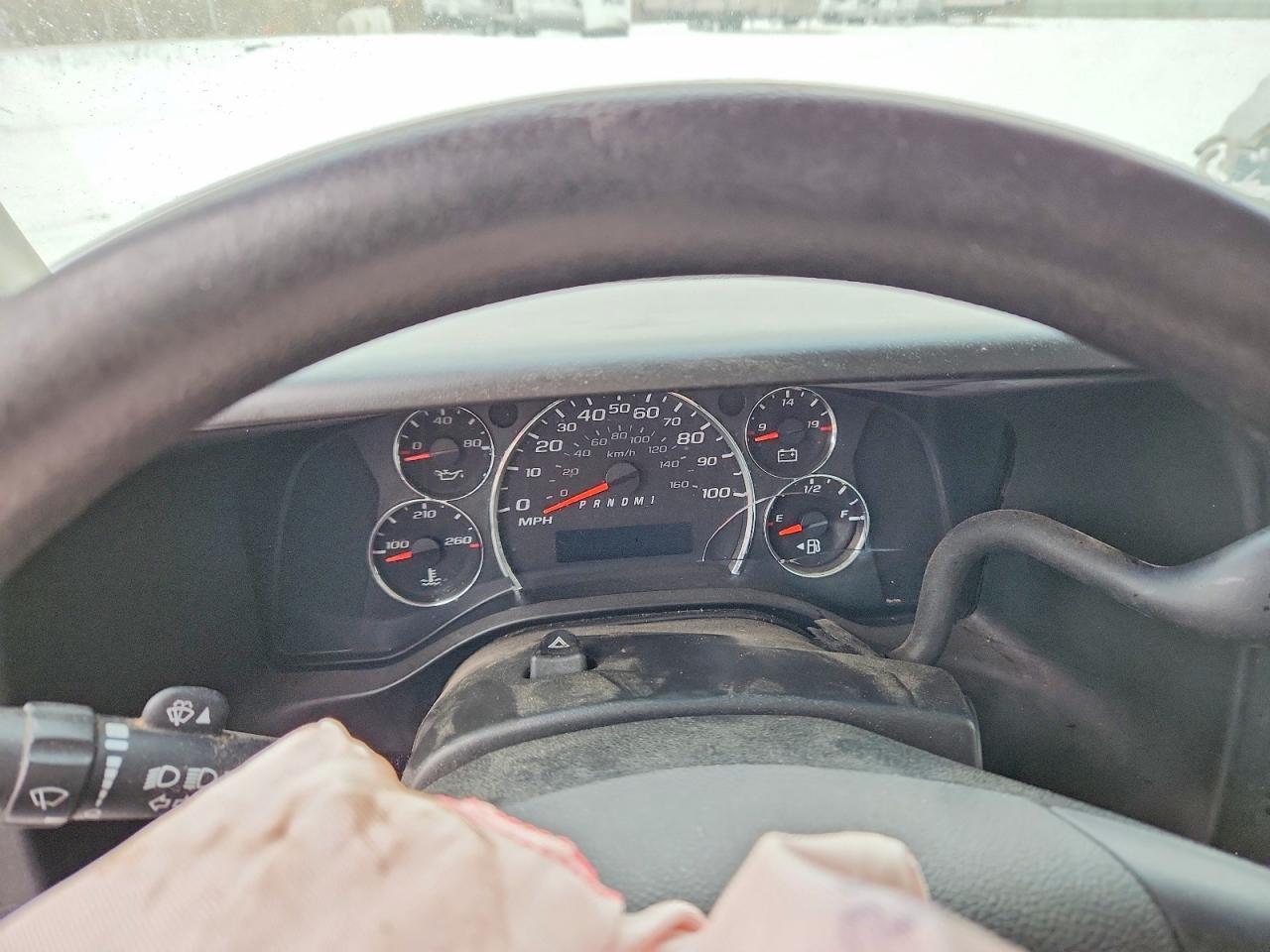 2016 Chevrolet Express G3500 BOX Truck