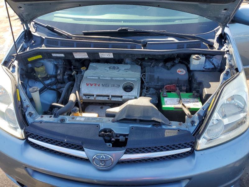 2005 Toyota Sienna xle