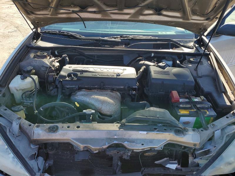 2004 Toyota Camry le