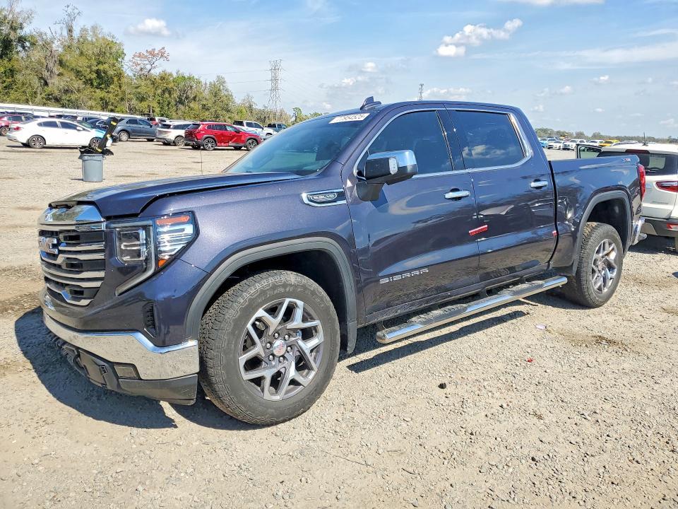 2022 GMC Sierra K1500 SLT