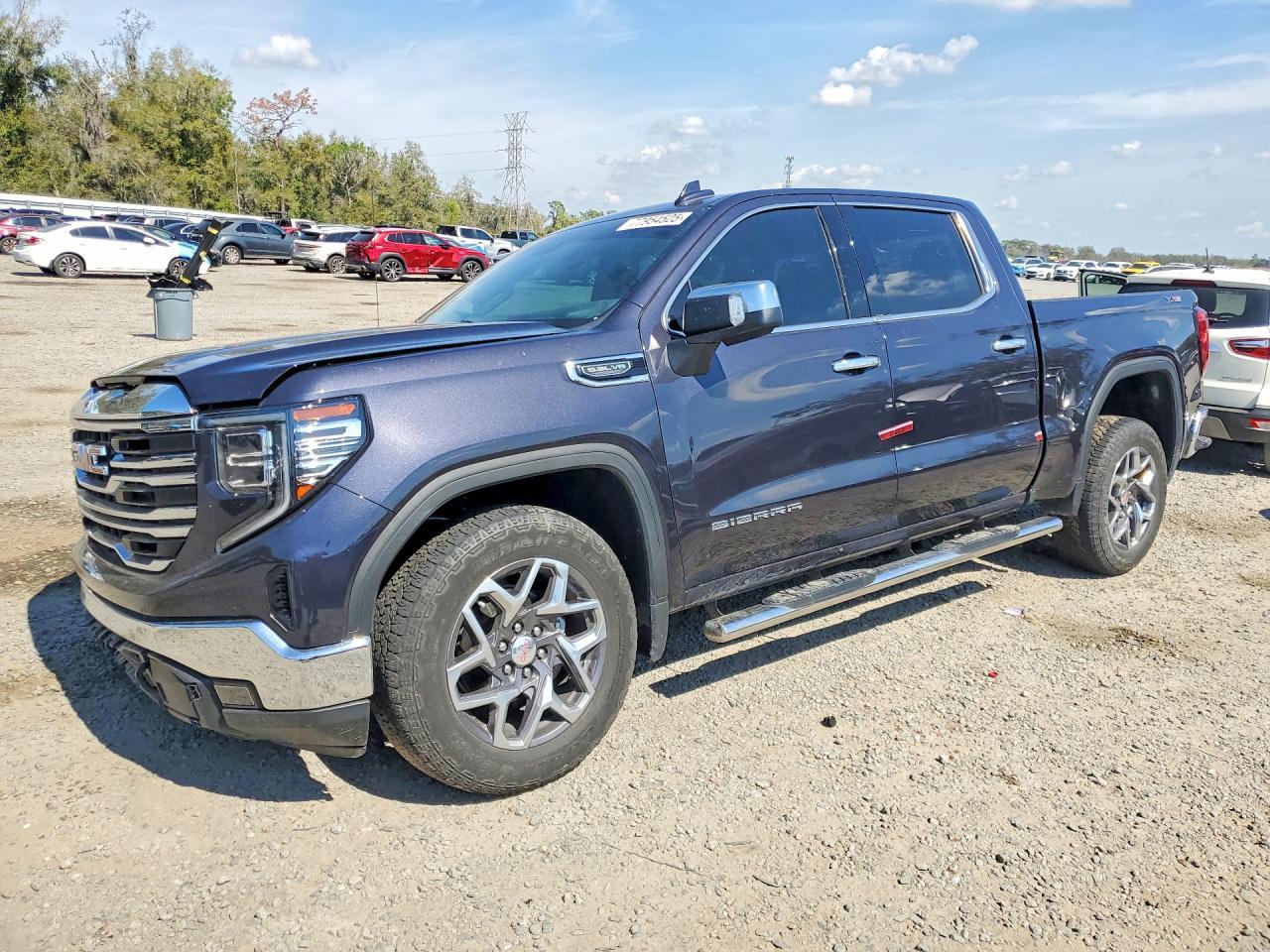 2022 GMC Sierra K1500 SLT