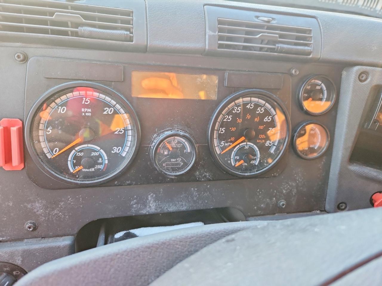 2018 Freigliner 2018 Freightliner Cascadia 125 Semi Truck