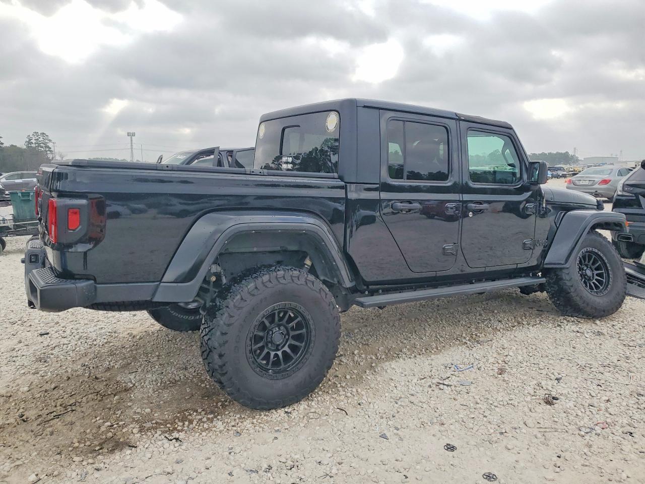 2022 Jeep Gladiator Sport