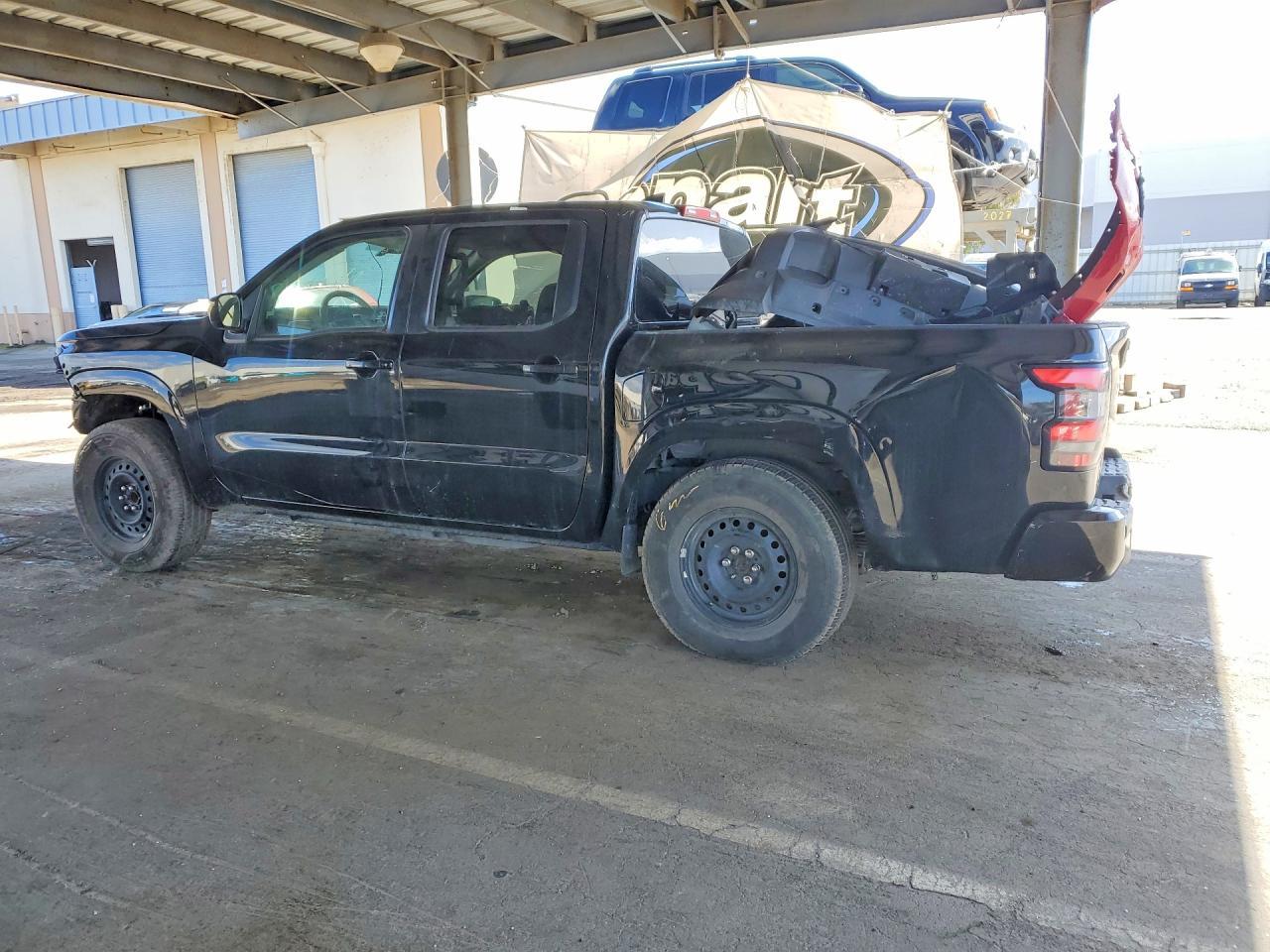 2023 Nissan Frontier s