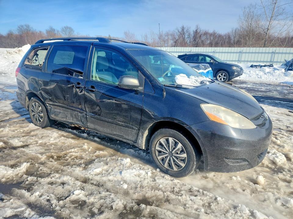 2010 Toyota Sienna ce