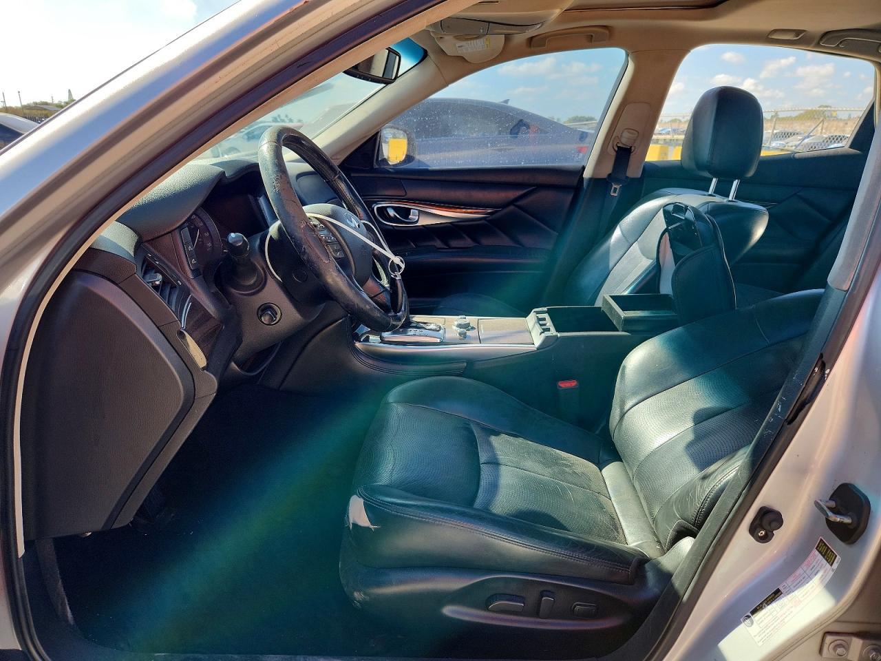 2011 Infiniti M37