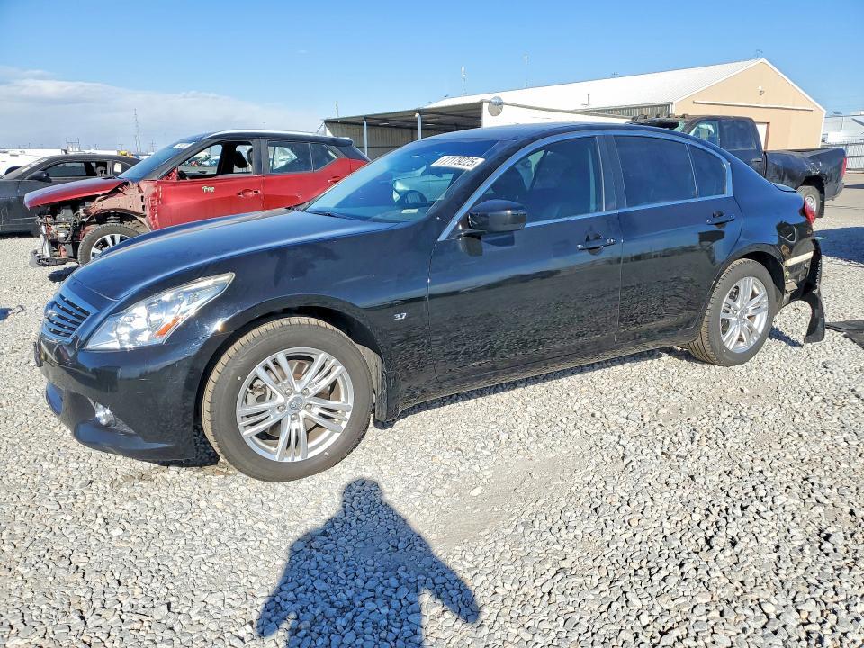 2015 Infinity Q40