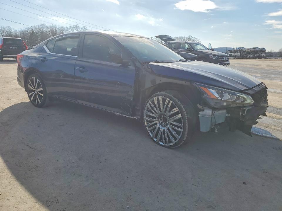 2020 Nissan Altima sr