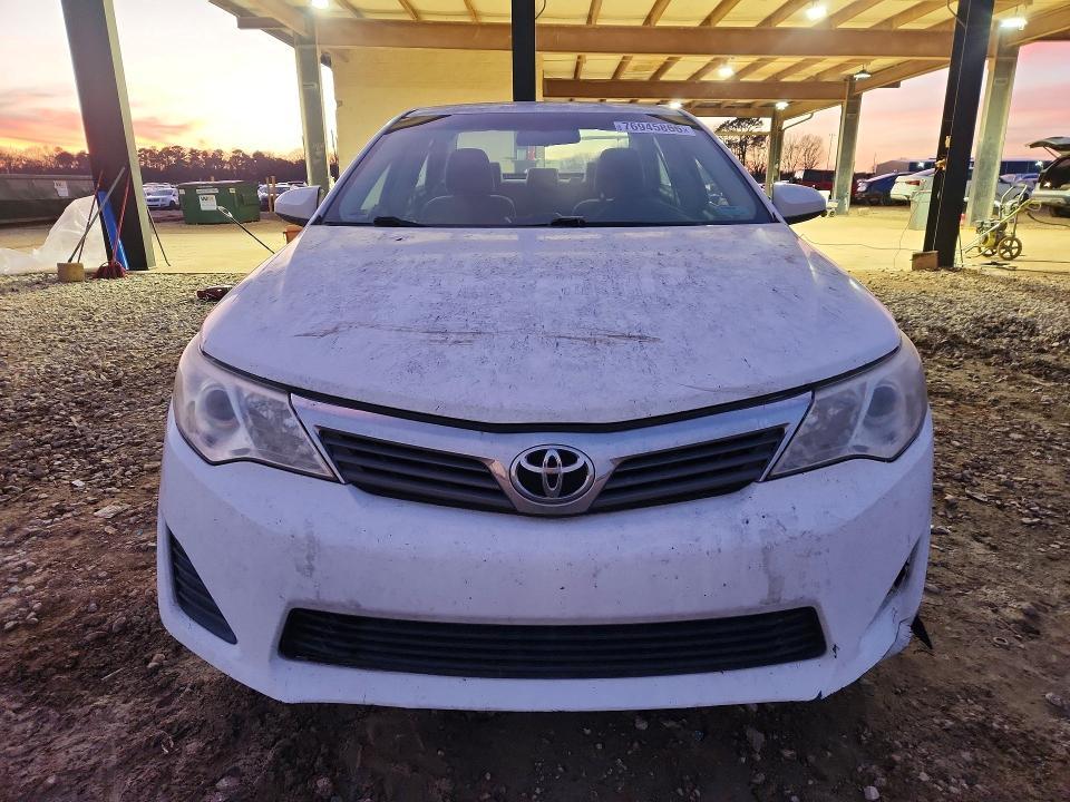 2013 Toyota Camry l