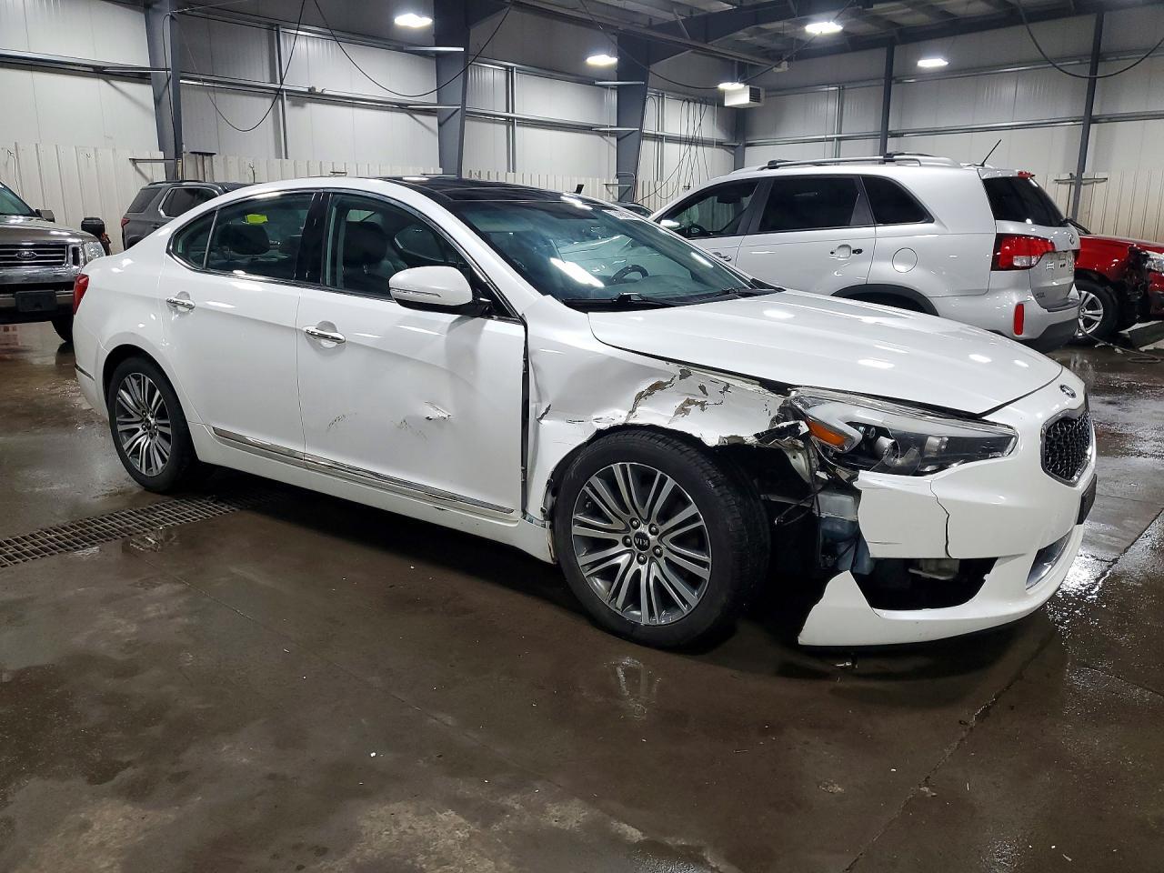 2016 KIA Cadenza Premium