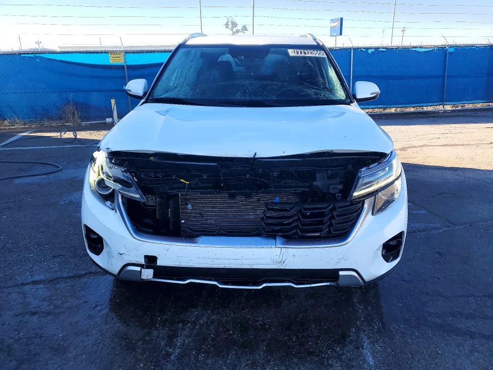 2025 KIA Seltos s