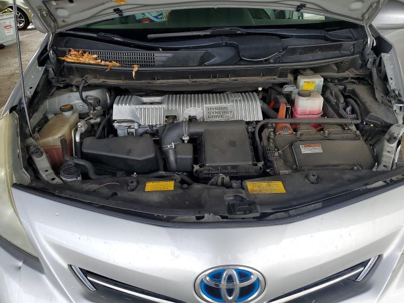 2013 Toyota Prius v Five