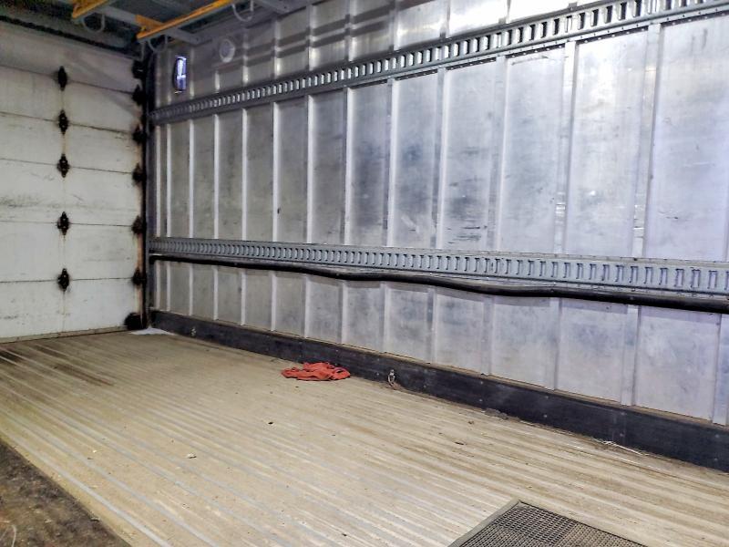 2017 Isuzu NRR BOX Truck