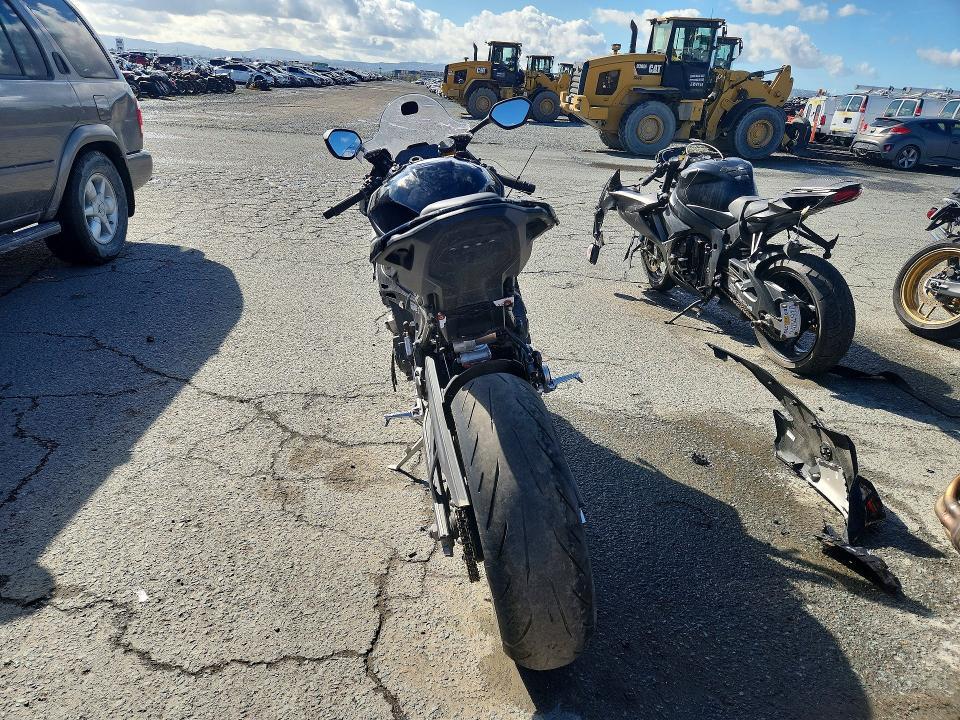 2025 BMW S 1000 rr