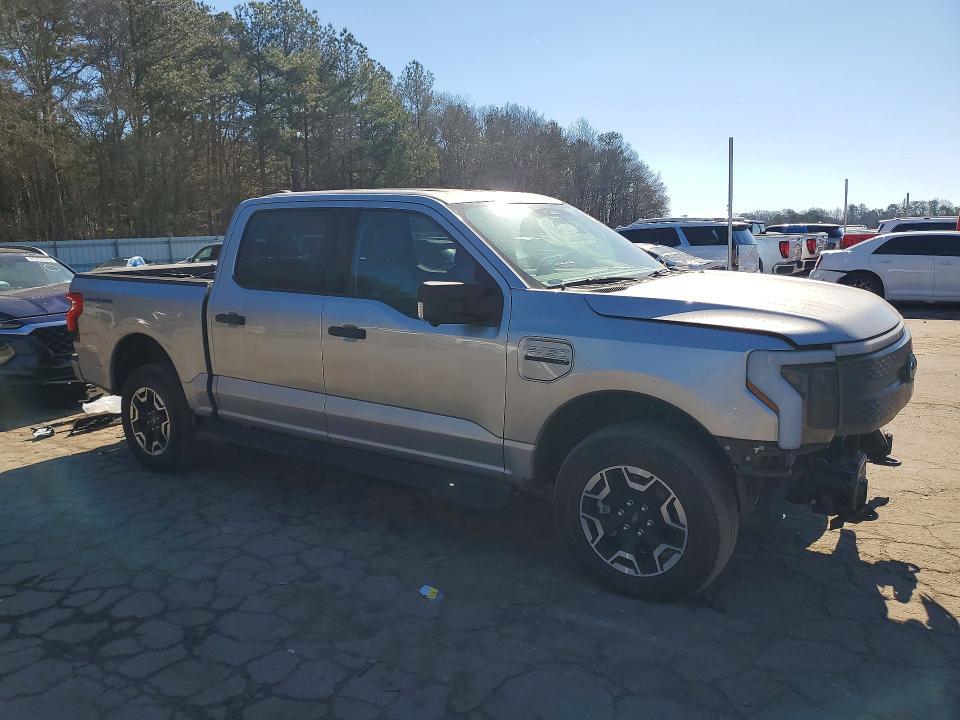 2023 Ford F150 Lightning pro