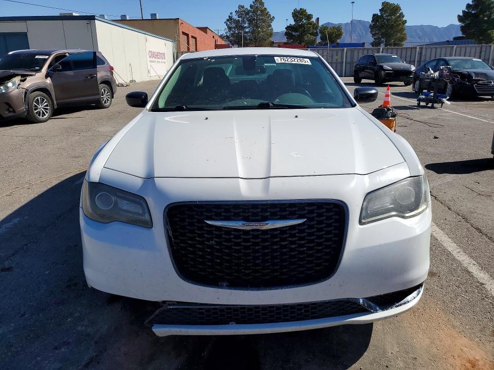 2018 Chrysler 300 Touring