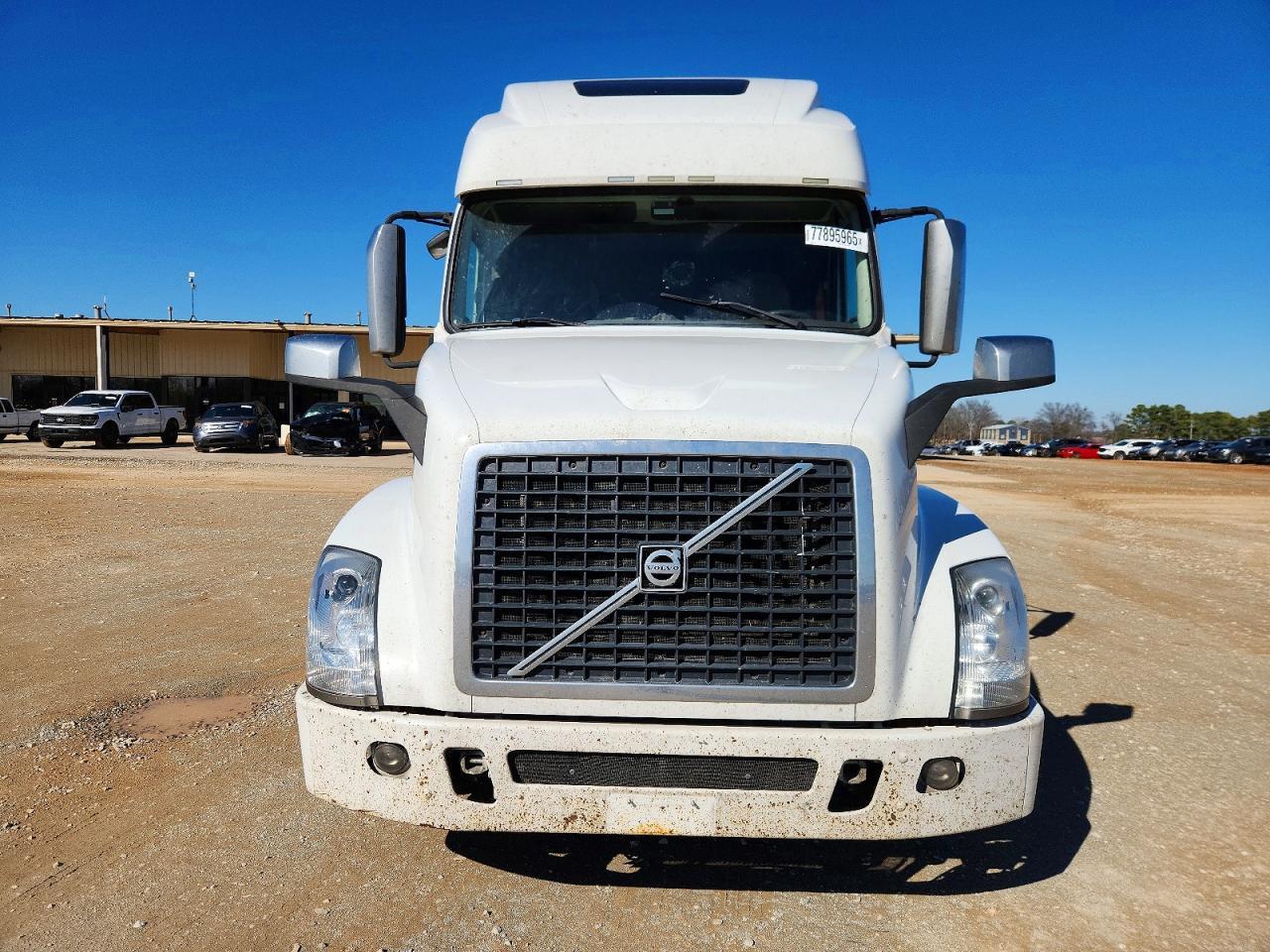 2014 Volvo VNL Semi Truck