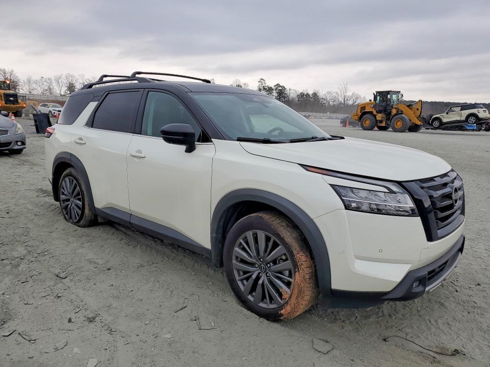 2022 Nissan Pathfinder sl