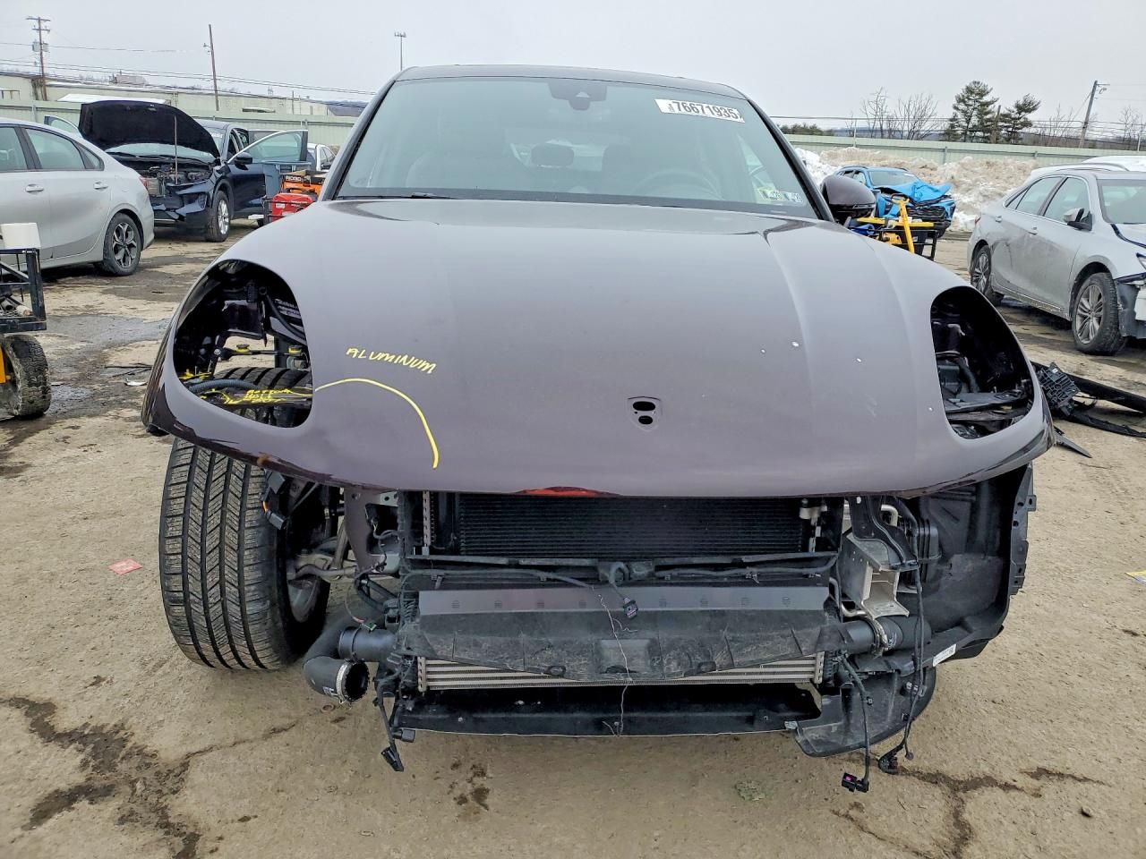 2025 Porsche Macan Base